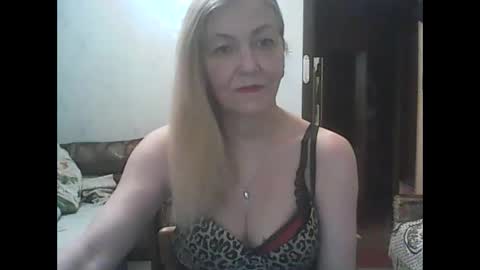 sweet4blonde609 online show from 28, 1, 2025