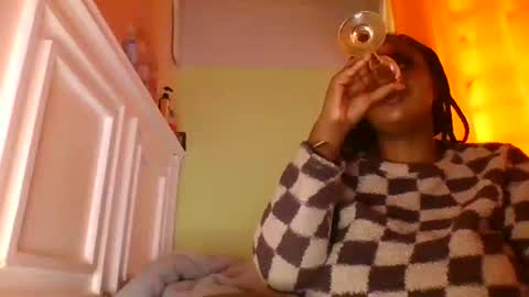 sweet52537 online show from 13, 4, 2026