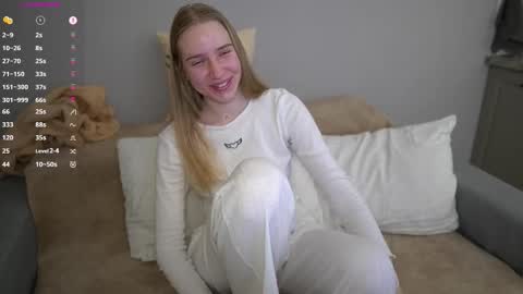 Snapshot of sweet__michelle chatting on 17, 12, 2025 Michelle online show from 17, 12, 2025