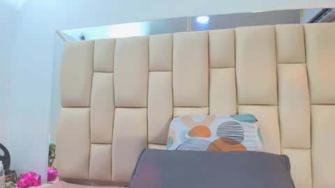 Amye  online show from 25, 11, 2025