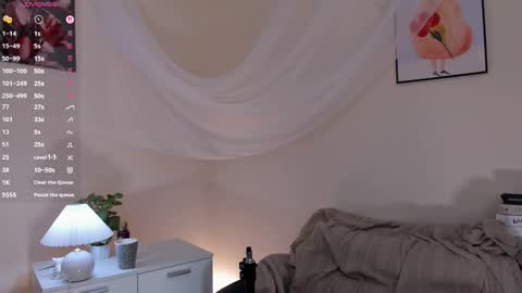 Snapshot of sweet_and_flirt chatting on 11, 3, 2026 Alice online show from 11, 3, 2026