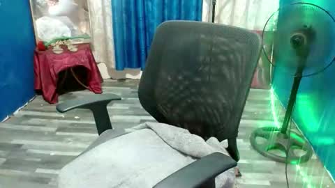 Snapshot of sweet_asian143 chatting on 13, 10, 2025 Chelsy online show from 13, 10, 2025