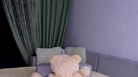 Snapshot of sweet_barbe chatting on 18, 6, 2026 Alice online show from 18, 6, 2026