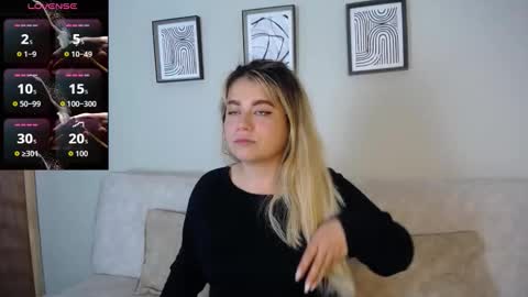 Snapshot of sweet_bella_valery_ chatting on 24, 10, 2025 Bella Valery online show from 24, 10, 2025