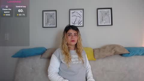 Snapshot of sweet_bella_valery_ chatting on 9, 2, 2026 Bella Valery online show from 9, 2, 2026