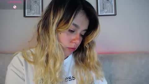 Snapshot of sweet_bella_valery_ chatting on 24, 2, 2026 Bella Valery online show from 24, 2, 2026