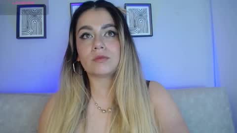 Snapshot of sweet_bella_valery_ chatting on 7, 3, 2026 Bella Valery online show from 7, 3, 2026