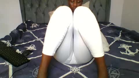 Snapshot of sweet_blackberry93 chatting on 31, 7, 2026 bella online show from 31, 7, 2026