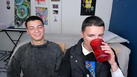 Snapshot of sweet_boys_xx chatting on 18, 12, 2024 CristianBrayan PVT OPEN online show from 18, 12, 2024