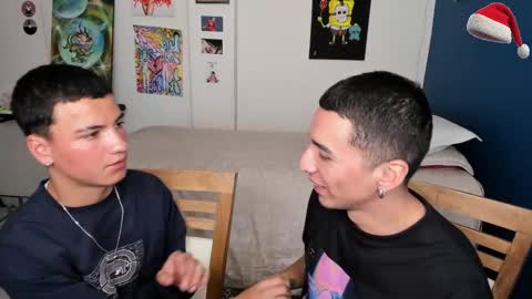 Snapshot of sweet_boys_xx chatting on 23, 12, 2024 CristianBrayan PVT OPEN online show from 23, 12, 2024