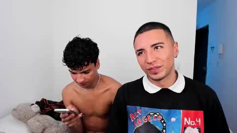 Snapshot of sweet_boys_xx chatting on 12, 11, 2025 CristianBrayan PVT OPEN online show from 12, 11, 2025