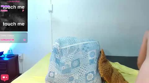 Snapshot of sweet_devil2 chatting on 18, 1, 2025 kandy muller online show from 18, 1, 2025