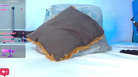 Snapshot of sweet_devil2 chatting on 29, 1, 2025 kandy muller online show from 29, 1, 2025