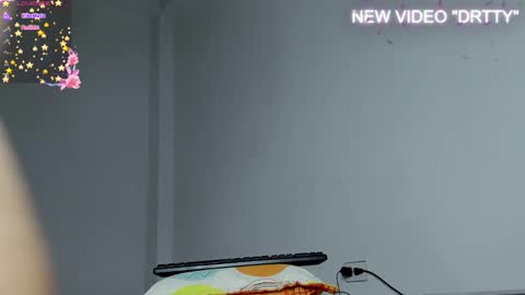 ZAFIRO QUIROZ online show from 5, 2, 2025