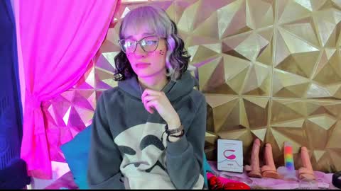  emmili  online show from 27, 1, 2025