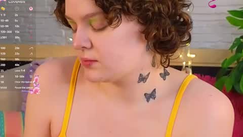 Snapshot of sweet_ferret chatting on 27, 4, 2026 Amely online show from 27, 4, 2026