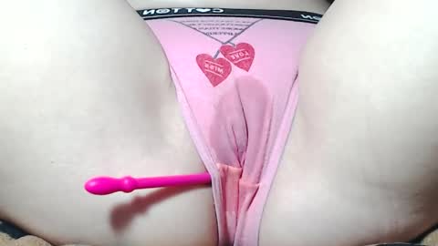 Snapshot of sweet_kitten25 chatting on 8, 5, 2026 Kitten online show from 8, 5, 2026