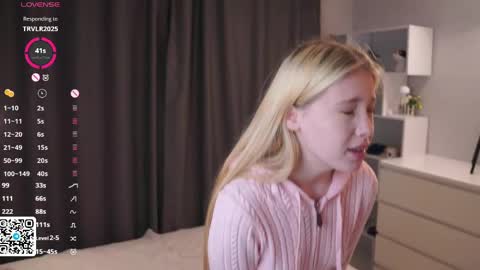 Snapshot of sweet_lily_1 chatting on 24, 5, 2026 Lily online show from 24, 5, 2026