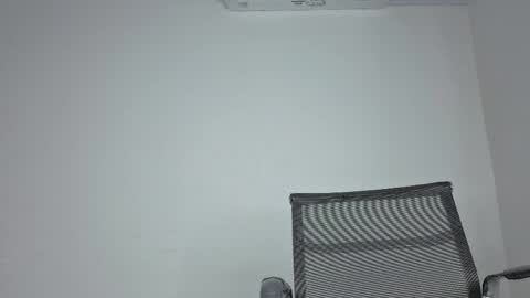 Snapshot of sweet_litle chatting on 28, 5, 2026 sweet_litle online show from 28, 5, 2026