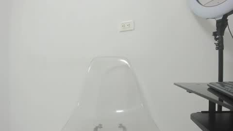 Snapshot of sweet_litle chatting on 4, 6, 2026 sweet_litle online show from 4, 6, 2026
