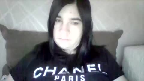 sweet_love2223 online show from 3, 6, 2026
