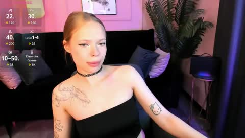 Snapshot of sweet_lucile chatting on 26, 5, 2026 Lucy online show from 26, 5, 2026