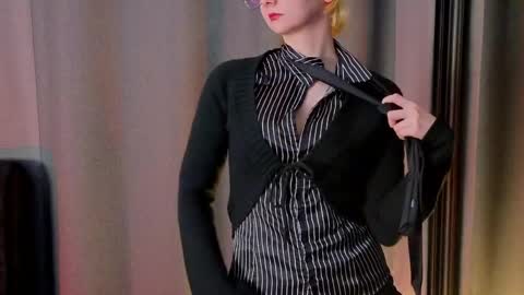 Snapshot of sweet_lynx chatting on 25, 4, 2026 Lana online show from 25, 4, 2026