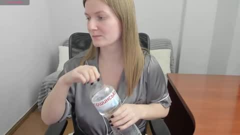 Snapshot of sweet_melody_of_ur_heart chatting on 10, 3, 2026 Mila online show from 10, 3, 2026