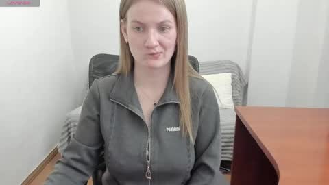 Snapshot of sweet_melody_of_ur_heart chatting on 3, 5, 2026 Mila online show from 3, 5, 2026