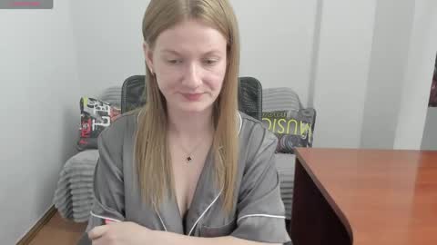Snapshot of sweet_melody_of_ur_heart chatting on 23, 5, 2026 Mila online show from 23, 5, 2026