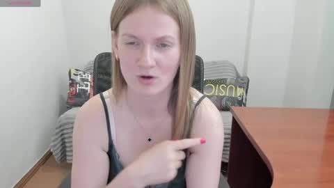 Snapshot of sweet_melody_of_ur_heart chatting on 24, 5, 2026 Mila online show from 24, 5, 2026