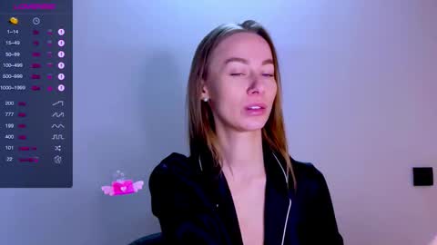 Mia online show from 4, 10, 2025