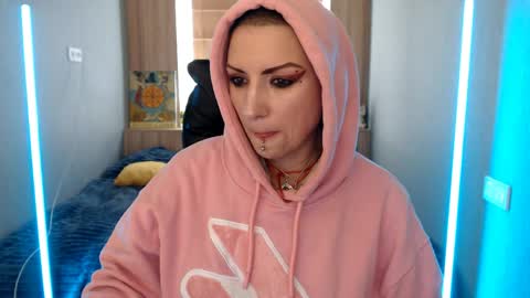 sweet_n_strong online show from 25, 4, 2026