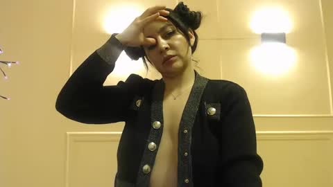 My name is Catalina. Please say hello I like to chat with you. If you have requests please use tip online show from 19, 2, 2025