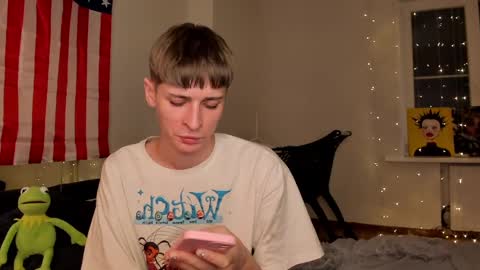 Snapshot of sweet_peach__ chatting on 24, 12, 2024 kira online show from 24, 12, 2024