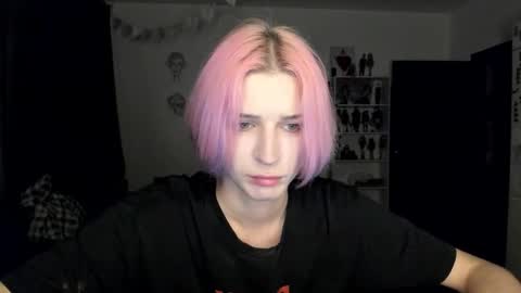 Snapshot of sweet_peach__ chatting on 18, 10, 2025 kira online show from 18, 10, 2025