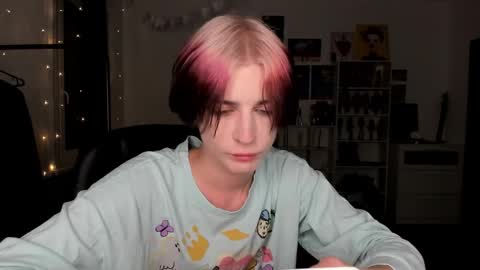 Snapshot of sweet_peach__ chatting on 27, 11, 2025 kira online show from 27, 11, 2025