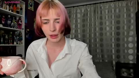 kira online show from 28, 4, 2026
