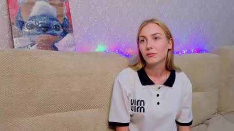 sweet_pixie__ online show from 8, 7, 2026