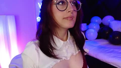 Snapshot of sweet_roxanee chatting on 7, 11, 2025 Roxanee online show from 7, 11, 2025