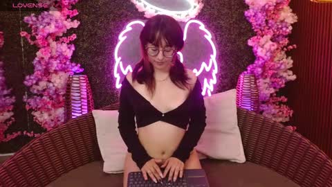 Snapshot of sweet_roxanee chatting on 10, 2, 2026 Roxanee online show from 10, 2, 2026