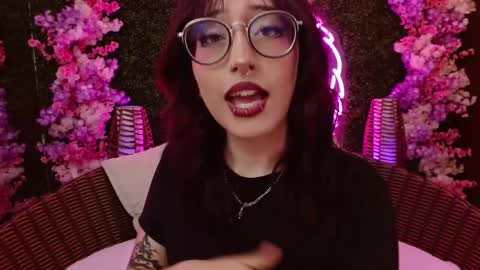 Roxanee online show from 21, 4, 2026