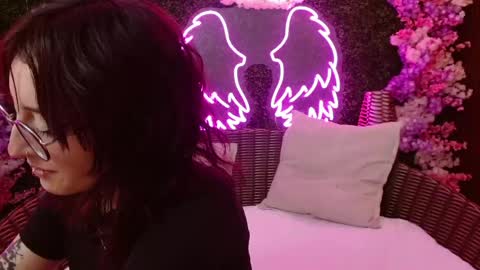 Roxanee online show from 22, 4, 2026