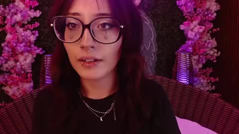Roxanee online show from 7, 5, 2026