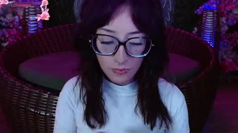 Roxanee online show from 11, 7, 2026