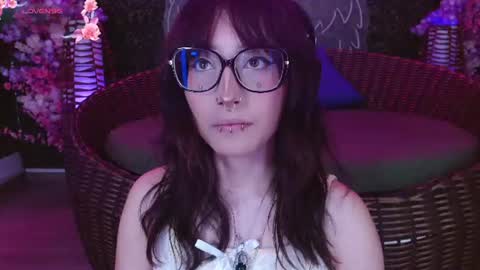 Roxanee online show from 13, 7, 2026