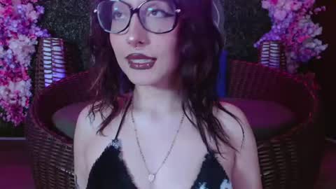 Roxanee online show from 4, 8, 2026
