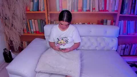 Start 18 year  Noa 19 year online show from 17, 7, 2026