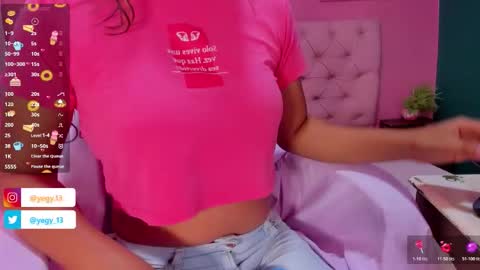 Snapshot of sweet_starxx chatting on 21, 11, 2025 Yeileen online show from 21, 11, 2025