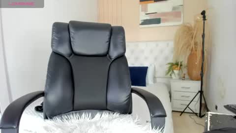 Snapshot of sweet_starxx chatting on 14, 7, 2026 Yeileen online show from 14, 7, 2026